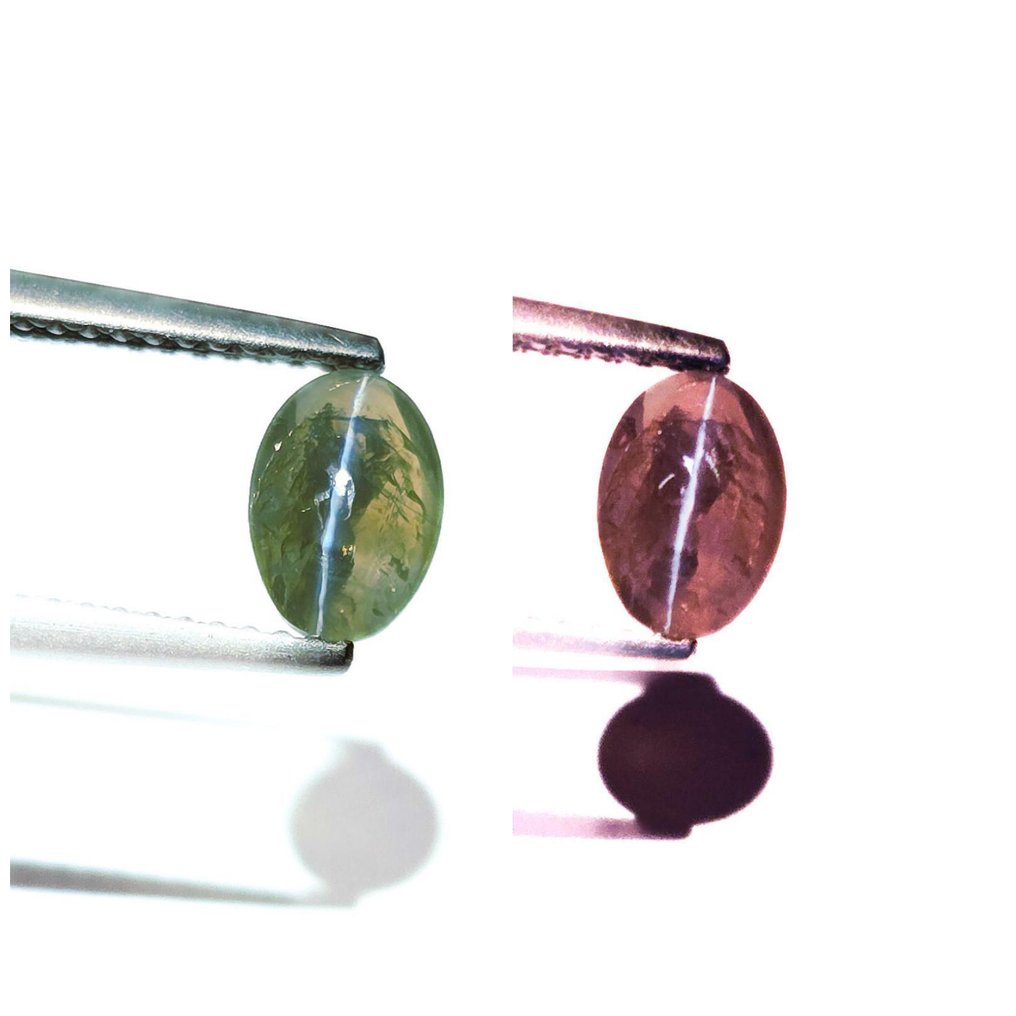 没有保留价 紫翠玉, 猫眼石／金绿宝石  - 1.01 ct - 国际宝石研究院（IGI） - ColorChang Alex Cat's Eye #1.0