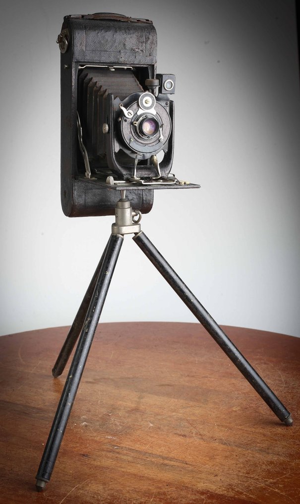 Photo-Hall Paris obturateur Prima avec un trépied Medium format camera #1.0