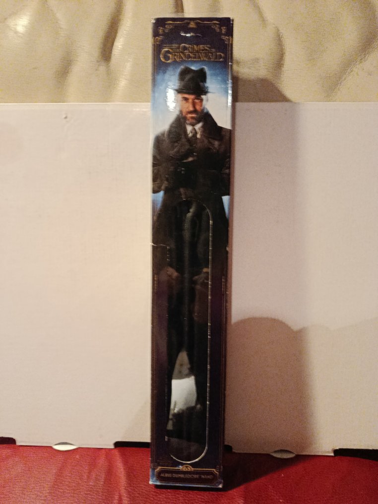 The Crimes of Grindelwald - 华纳兄弟, varita majica réplica -  - 电影道具 官方Albus Dumbledore魔杖复制品，原装盒包装；盒子显示有架子磨损和角落损坏；魔杖 #2.1