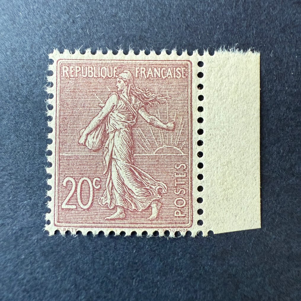 法國  - Yvert 131 “Semeuse lignée 20c brun” 纸边居中，九点位置，状态：新，评级：TB #1.0