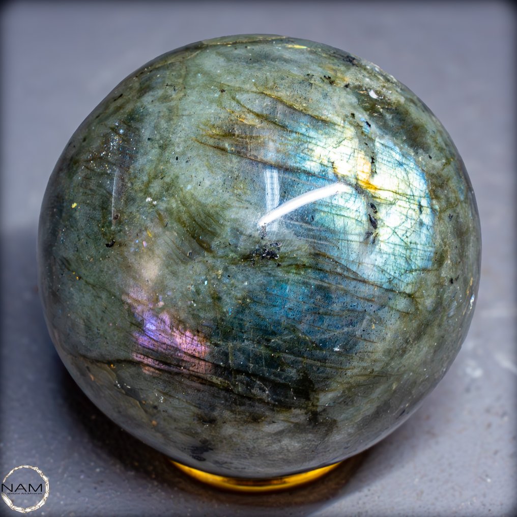 Μοναδική σφαίρα Labradorite Ένα λαμπερό κόσμημα γεμάτο μαγεία και μεταμόρφωση.- 691.77 g #3.2