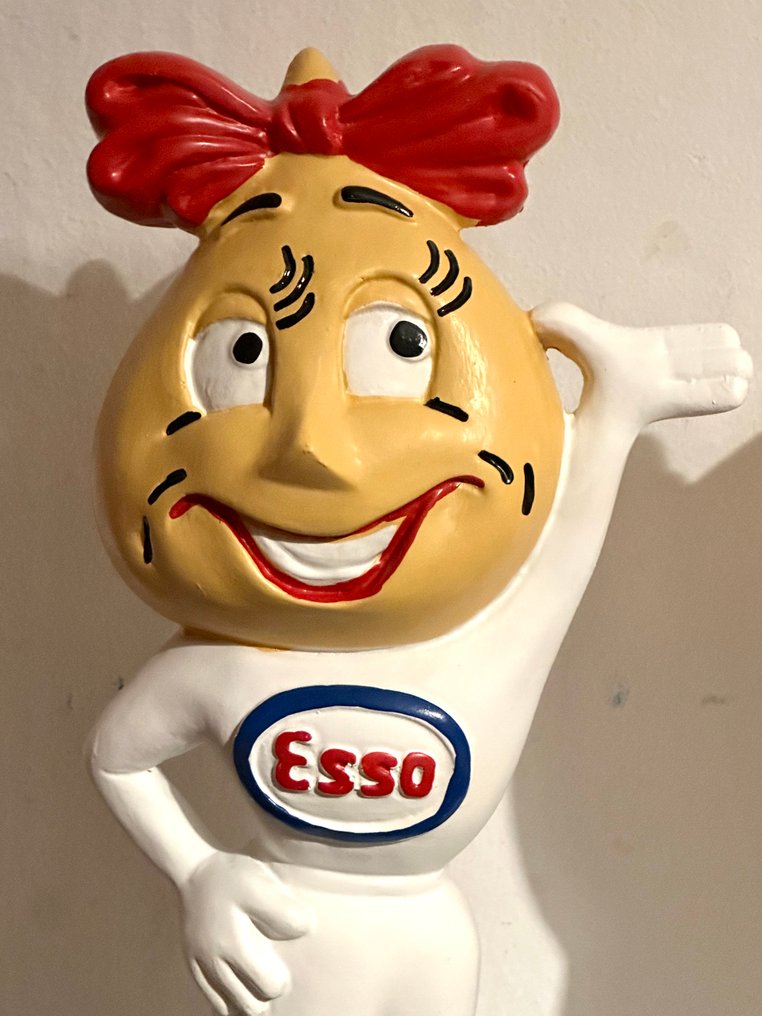 Χωρίς αποθεματικό - Δύο μεγάλες διαφημιστικές εικόνες για το πάγκο/βιτρίνα με το Esso - Esso #3.2