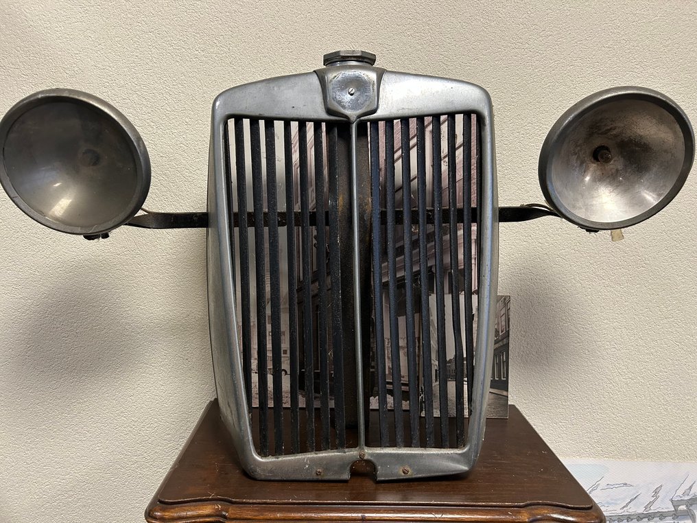 Μπροστινό μέρος αυτοκινήτου - MG - Radiateurgrille met koplampen - 1930 #1.0