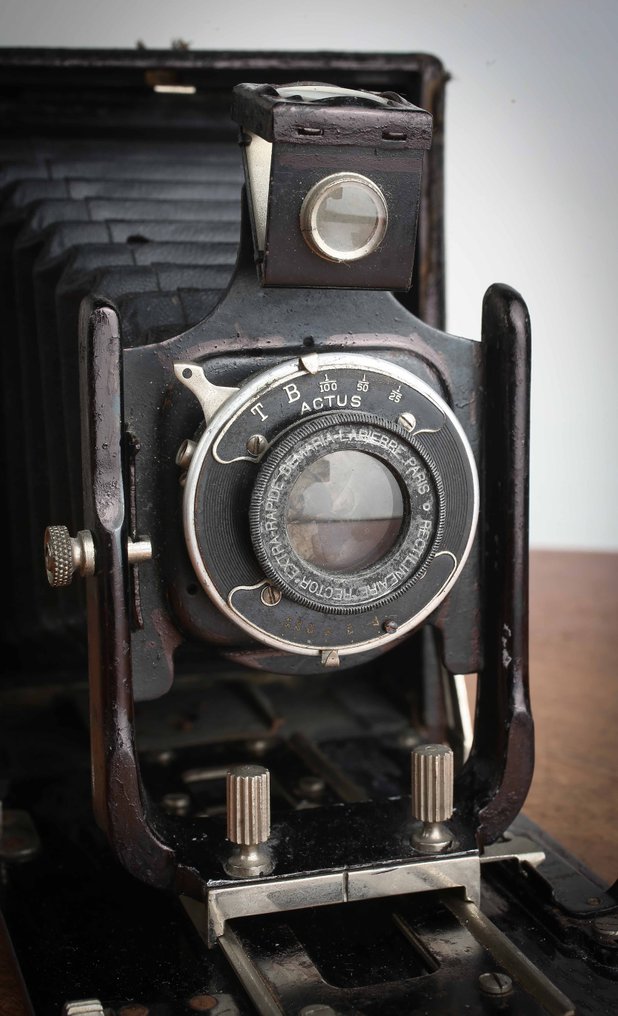 Photo Plait lens Demaria-Lapierre Extra Rapide Medium format camera #1.0