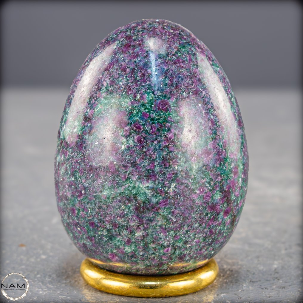 Φυσικό αυγό από ρουμπί σε φουχσίτη και κυανίτη. Εκφραστικό μοναδικό κομμάτι με έντονη χρωματική επίδραση.- 121.95 g #3.2
