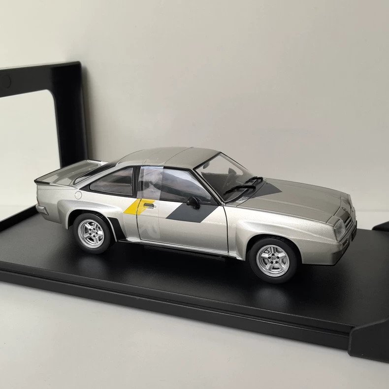 Whitebox 1:24 - Modelbil - Opel Manta 400 1981 #1.0
