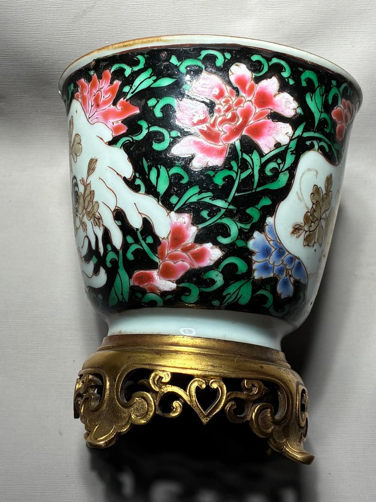 一只公鸡装饰奖杯 - 青铜底座（无保留价出售） - 瓷器 - 中國 - 清雍正（1723-1735） #4.3