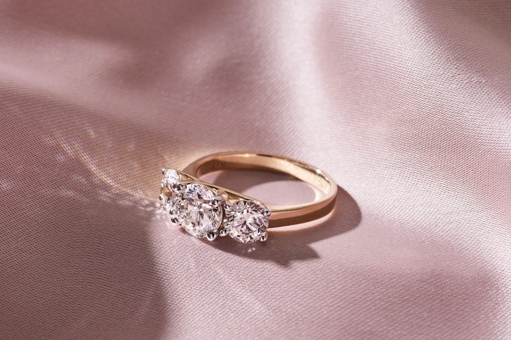 Ring - 14 kt Gult guld - 2.39ct. tw. Diamant (Labbodlad) - Diamant #1.0