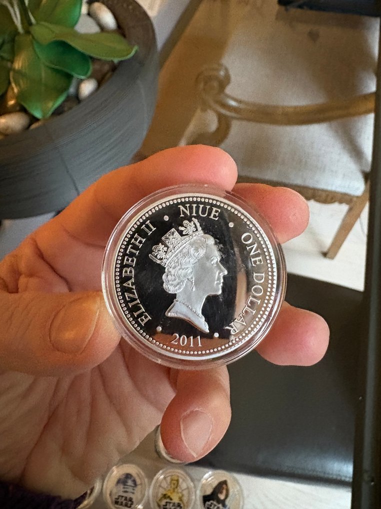 Niue. 2 Dollars and 5 Dollars 2011 e 2016 e 2018  (Ingen mindstepris) #2.1