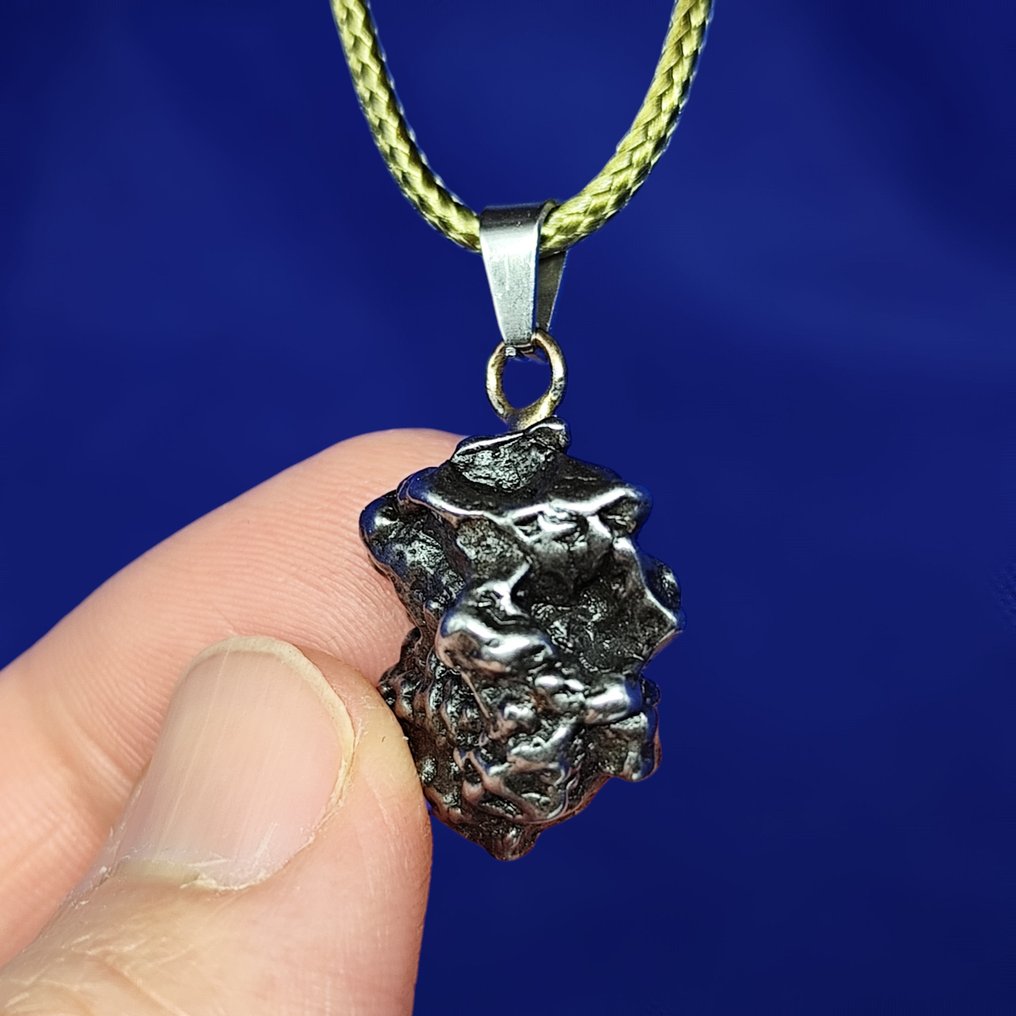 Authentique pendentif météorite. Fait main. Campo del Cielo (Argentine, 4 500 ans). - 10 g #1.0