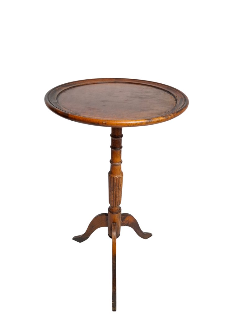 Éjjeliszekrény - csúnya - Fa - Tripod #1.0