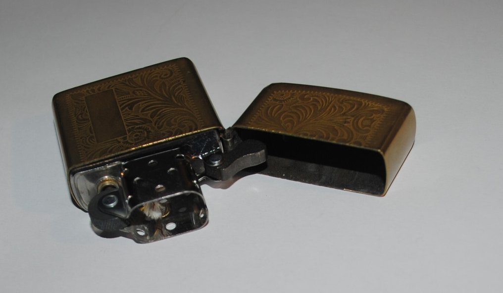 Zippo - χωρίς τιμή ασφαλείας - Αναπτήρας - Ορείχαλκος #1.0