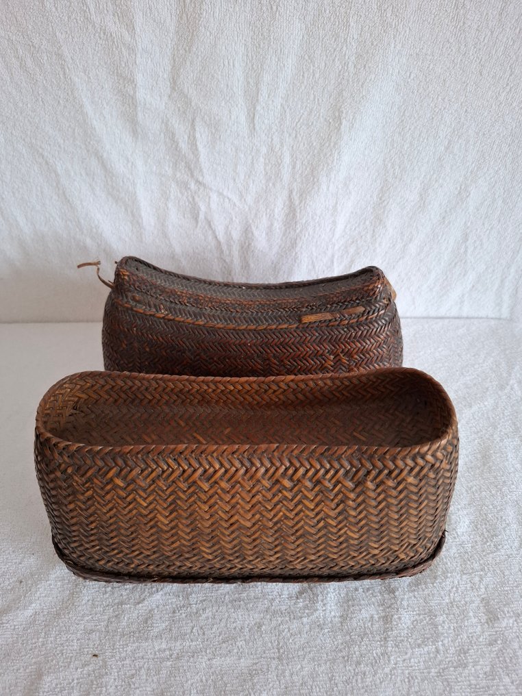 Liten kupit vävd rotanväska. - Filippinerna (Utan reservationspris) #1.0