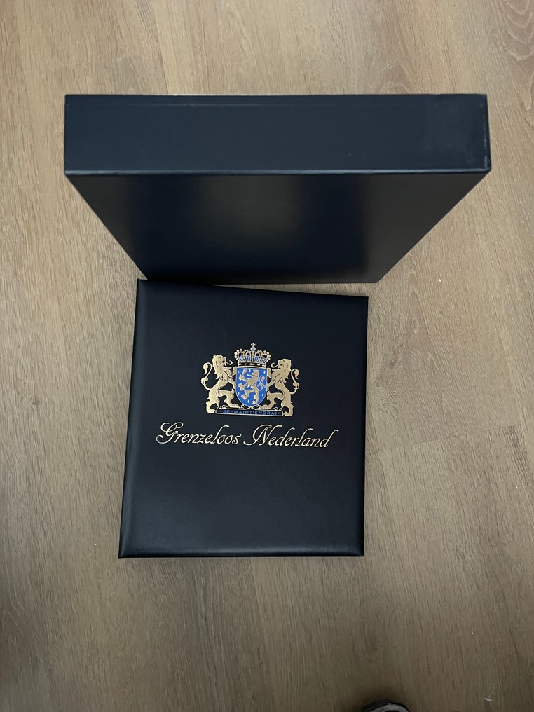 荷兰  - DAVO 图解收藏册，2011年至2018年期刊，配DAVO相册和空白卡带+空白DAVO #1.0