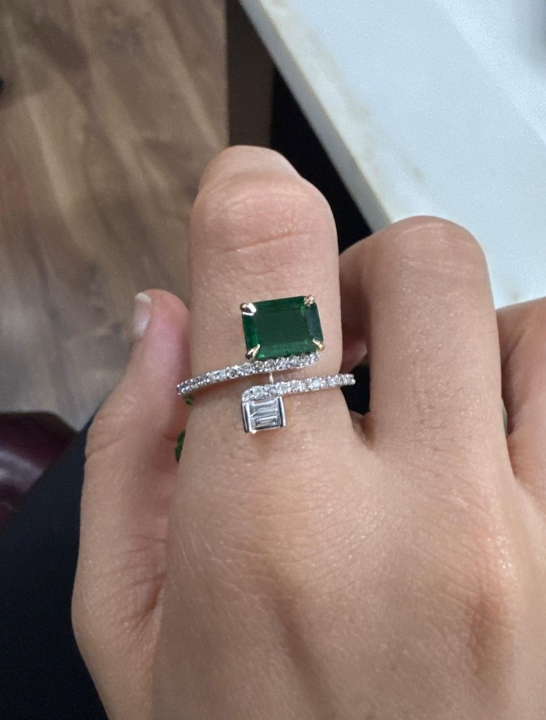 Ring - 18 kraat Gulguld - 1.60ct. tw. Smaragd - Diamant #3.2