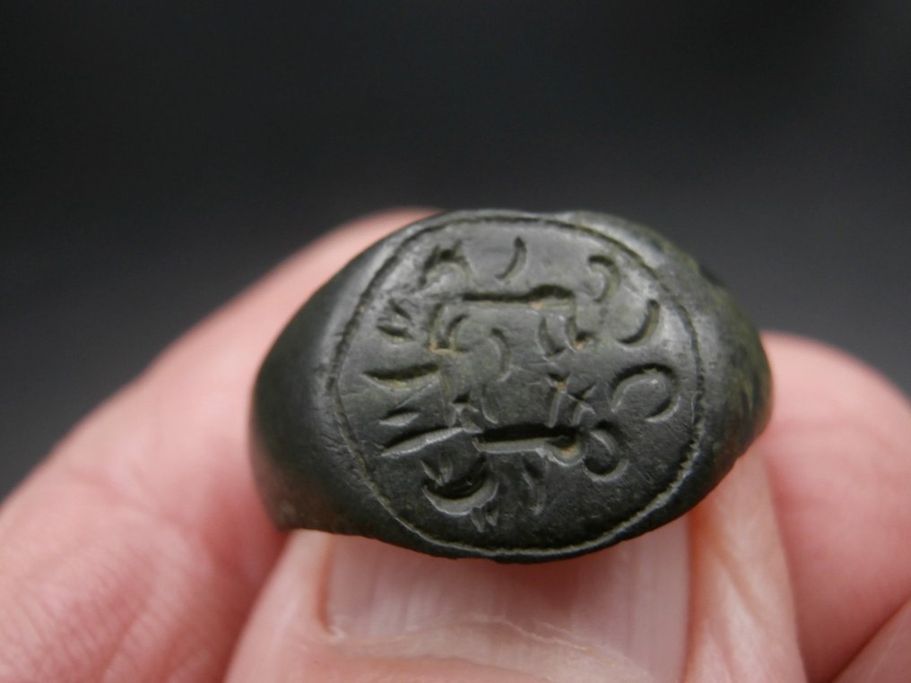 middelalderen Smuk bronze ring med to væsner.  (Ingen mindstepris) #4.3