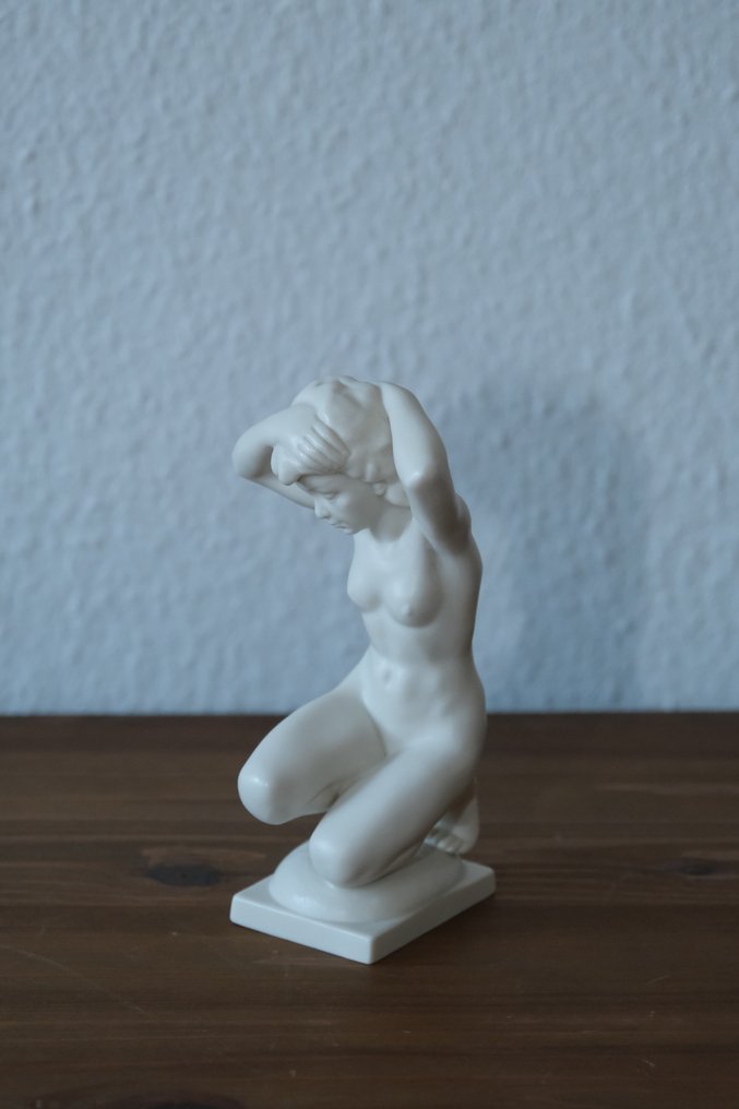 Hutschenreuther - Karl Tutter - Φιγούρα - Nach dem Bade - Μη εφυαλωμένη πορσελάνη #1.0