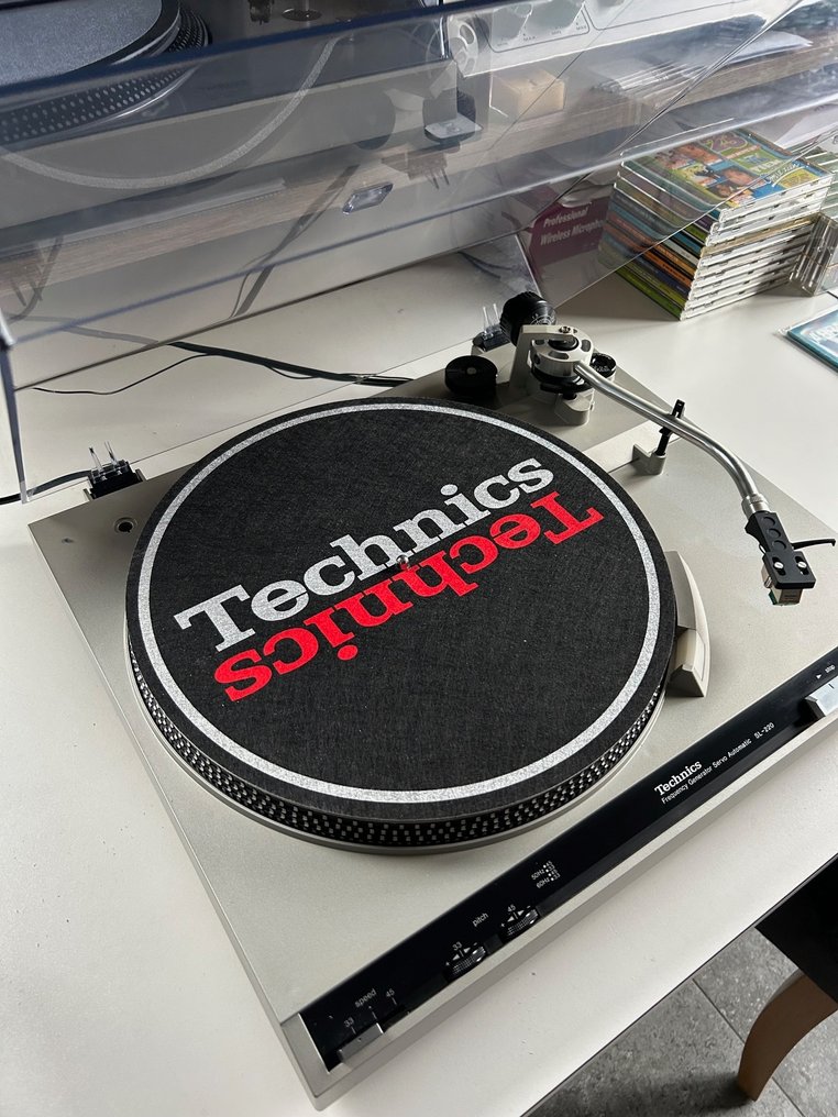 Technics - SL-220 Record player #1.0