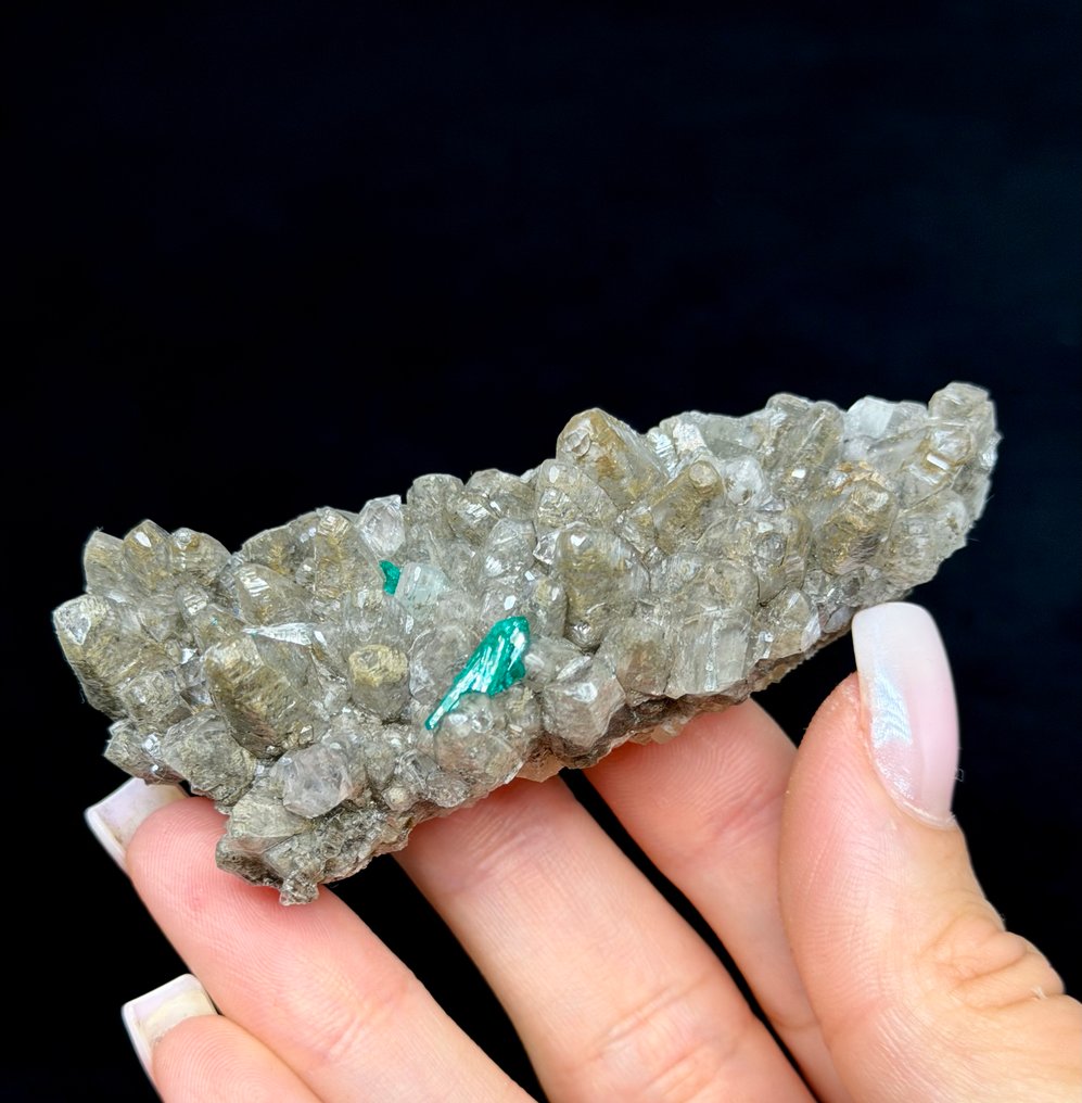 Gorgeous DIOPTASE with CALCITE & QUARTZ from Guantala, Mindouli, DR Congo Specimen - Height: 8.5 cm - Width: 3.8 cm- 77 g #4.3