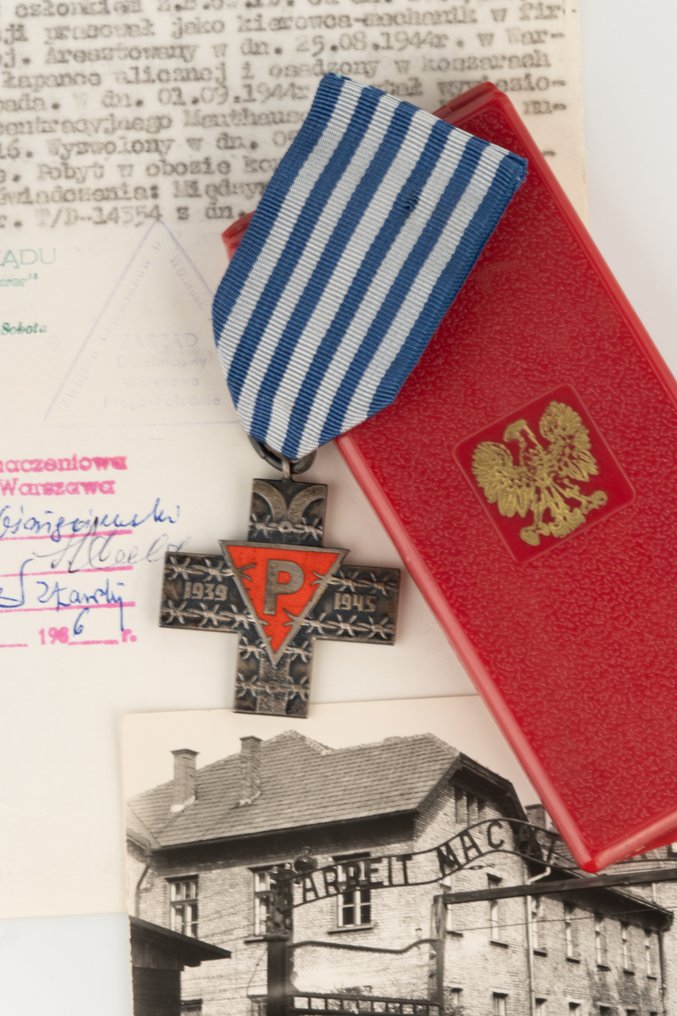 Polonia - Medalie - Auschwitz Cross with Named Polish Prisoner #3.2