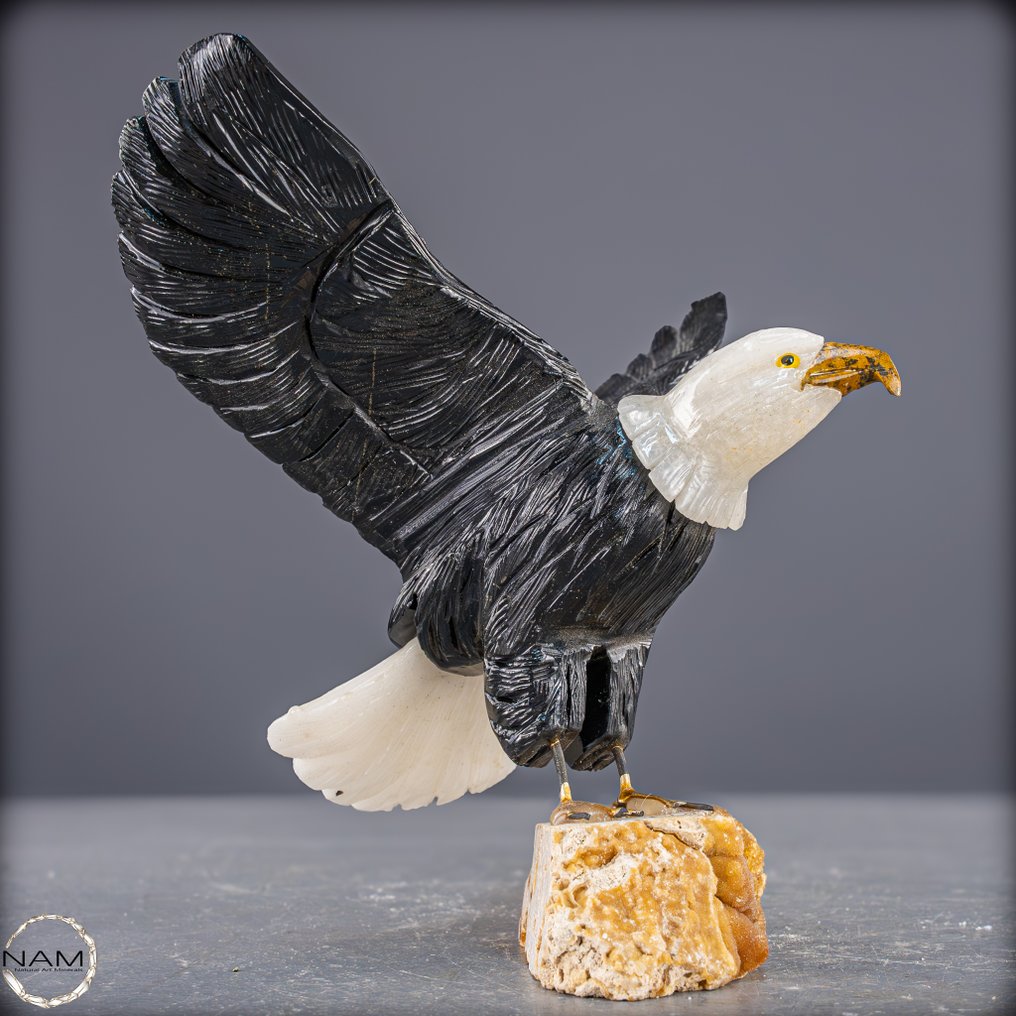 exquisite eagle sculpture made from obsidian and calcite- 312.33 g #1.0