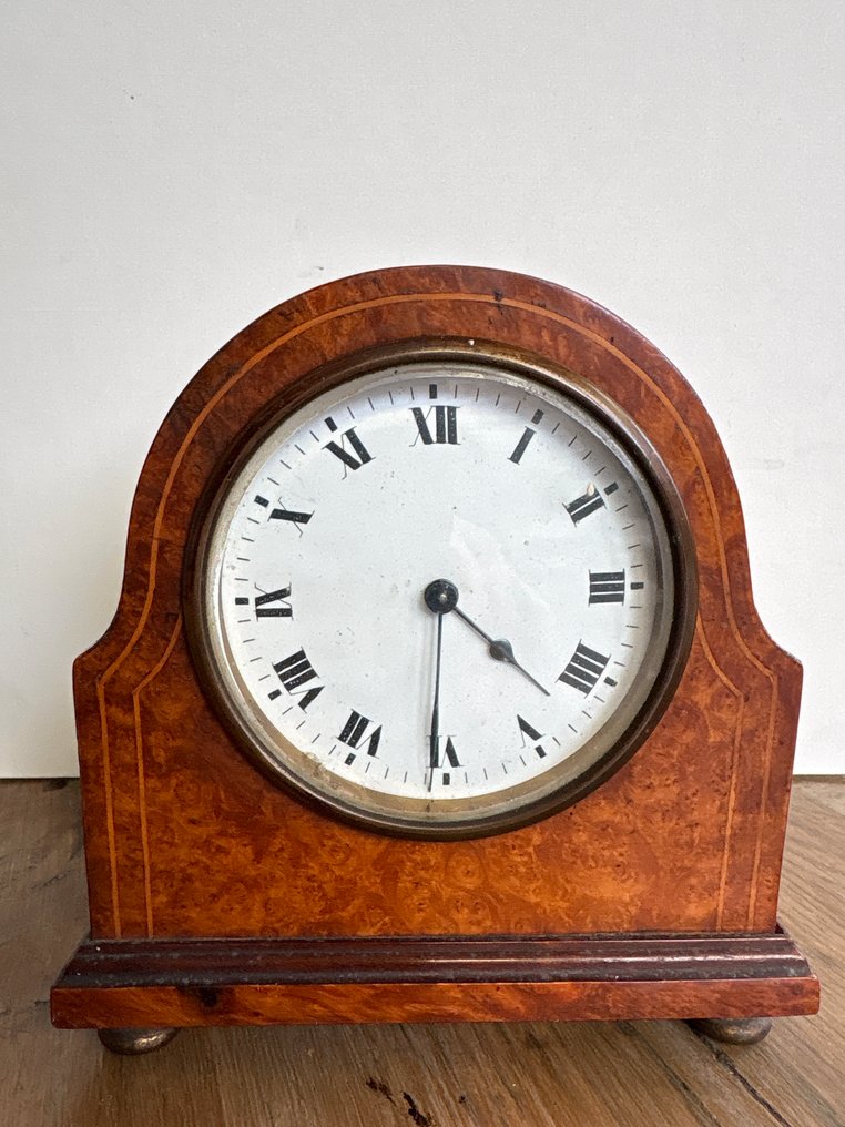 Klocka - morotsnöt, mässing, glas - 1930-1940 #1.0