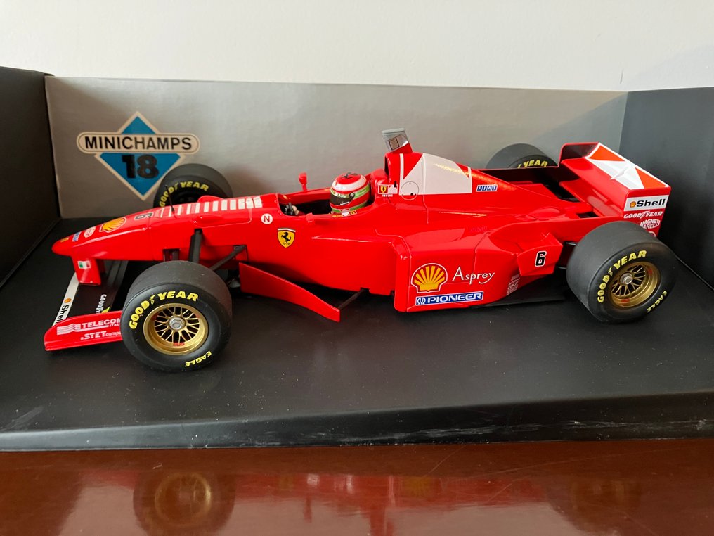 Minichamps 1:18 - Modellauto - Ferrari F310B 1997 - E. Irvine #1.0