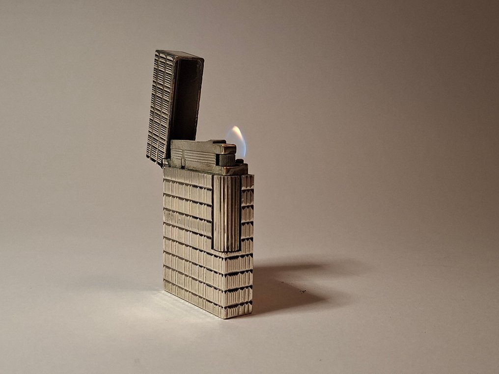 S.T. Dupont - Line 2 - Ingen mindstepris - Lommelighter - Forsølvet #1.0