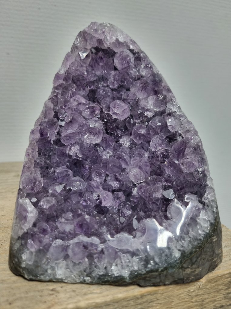 高品质 - 大紫水晶 奢华展台 - 高度: 115 mm - 闊度: 115 mm- 1250 g #1.0