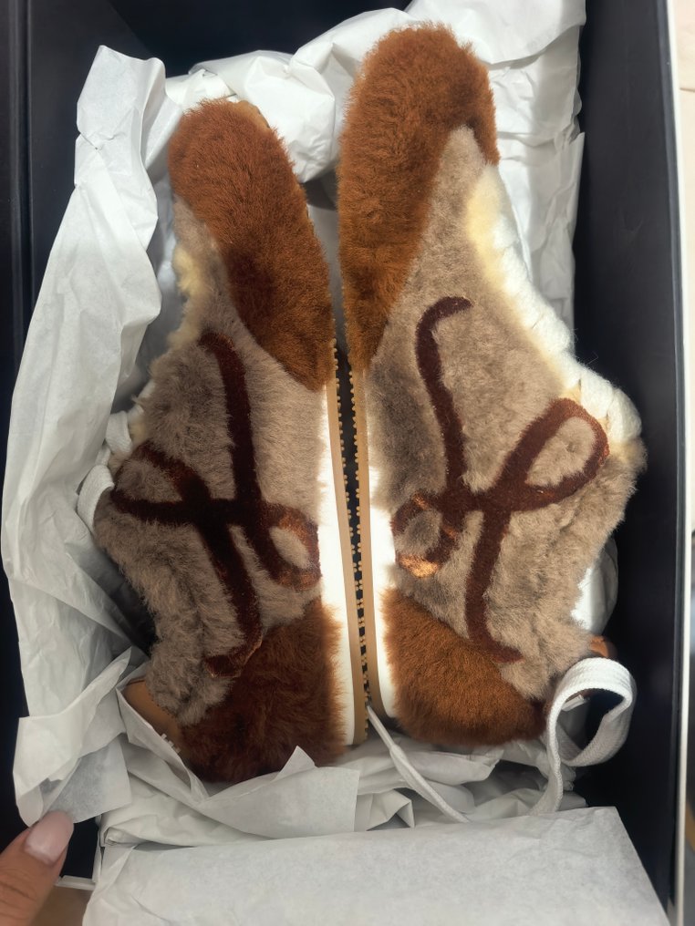 Loewe - Zapatillas Loewe con pelo - Αθλητικά παπούτσια με χαμηλό αστράγαλο - Mέγεθος: EU 37 #1.0