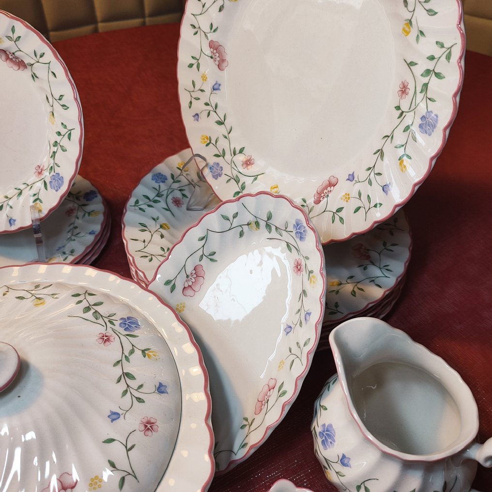 Johnson Brothers - Σερβίτσιο τραπεζιού (14) - μοντέλο «Καλοκαιρινό Chintz» - Ανθοστολισμός. - Αγγλική λεπτή φαίνεια - Αγγλική υπηρεσία σερβιρίσματος #3.2