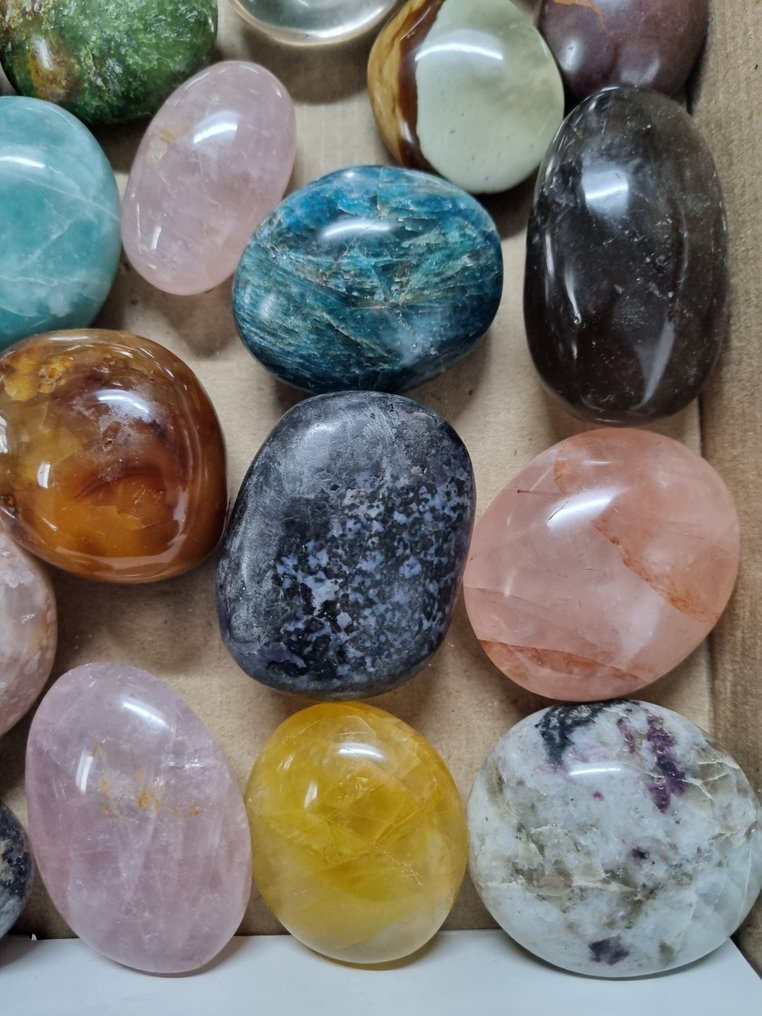 Big Lot HQ 手掌石，不同矿物，7 - 4,5 厘米 自由形式- 2.72 kg #3.2