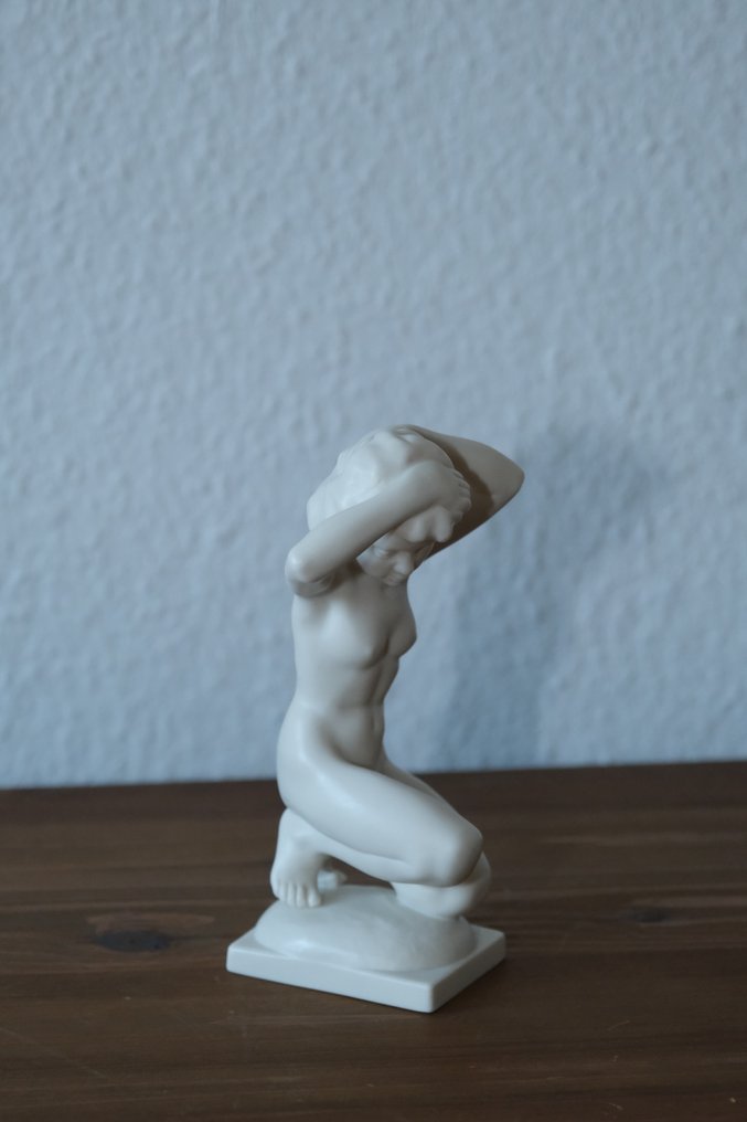 Hutschenreuther - Karl Tutter - Φιγούρα - Nach dem Bade - Μη εφυαλωμένη πορσελάνη #1.0