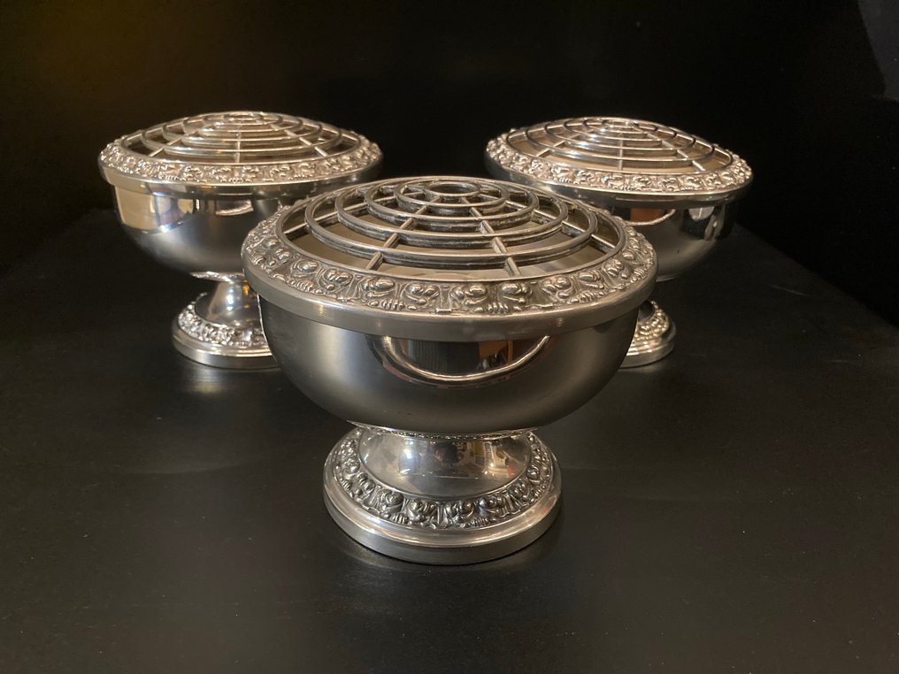 Ianthe - 带盖花瓶 (3)  - 镀银 - Rozen碗 #1.0