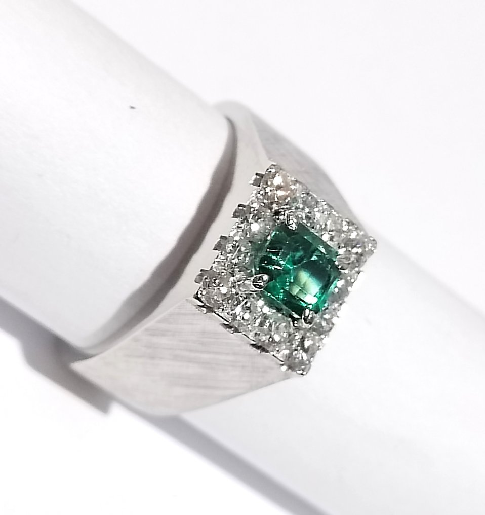 χωρίς τιμή ασφαλείας - Δαχτυλίδι - 18 καράτια Λευκός χρυσός -  0.80ct. tw. Σμαράγδι - Διαμάντι #1.0