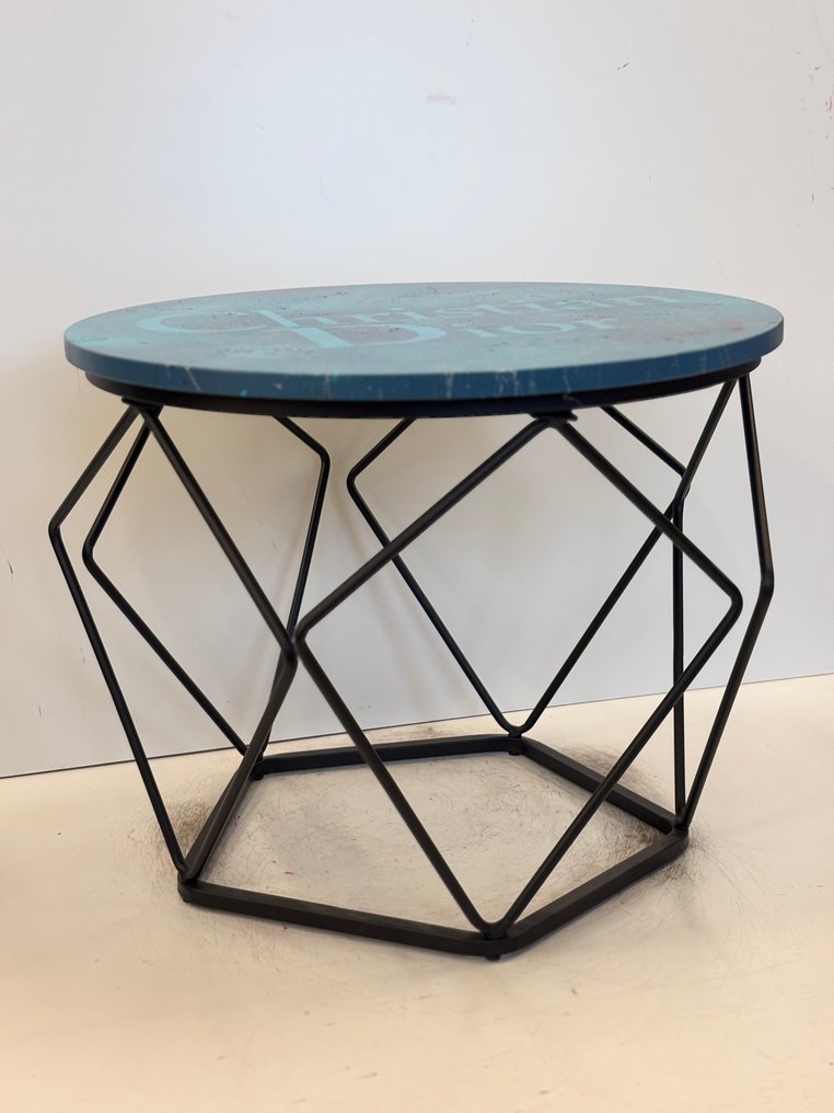 Rob VanMore - Tea-Time on C. Dior Table - ø50cm #2.1