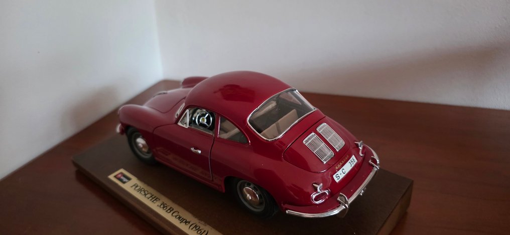 Bburago 1:18 - Modelbil - Porsche 356B Coupé (1961) #4.3