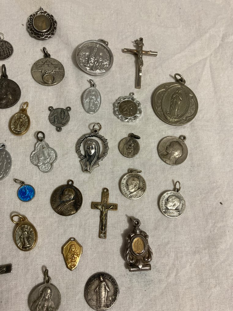 34枚宗教奖章收藏 (34) - 银, 黄铜色, 金属, 镀银 - 1850-1950 #2.1