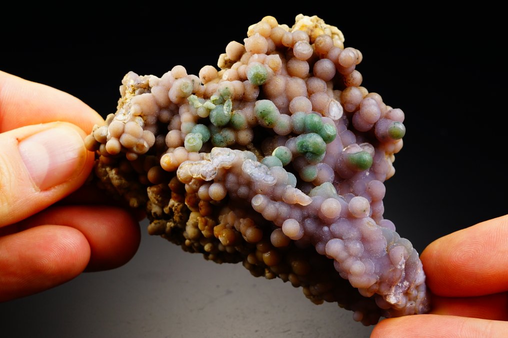 TOP Bicolour AMETHYST formazione botrioidale alias GRAPE CHALCEDONY - con CELADONITE - Altezza: 10.3 cm - Larghezza: 7 cm- 169 g #1.0