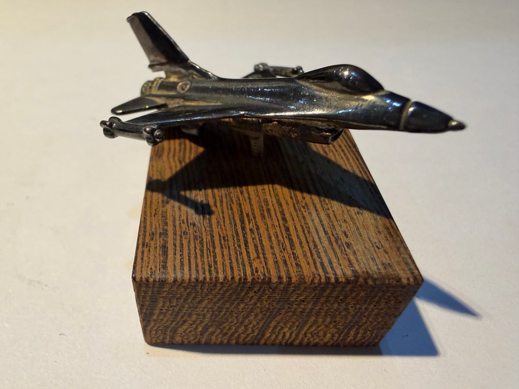 Zilveren miniatuur vliegtuig Fokker F16 - Machetă avion #4.3