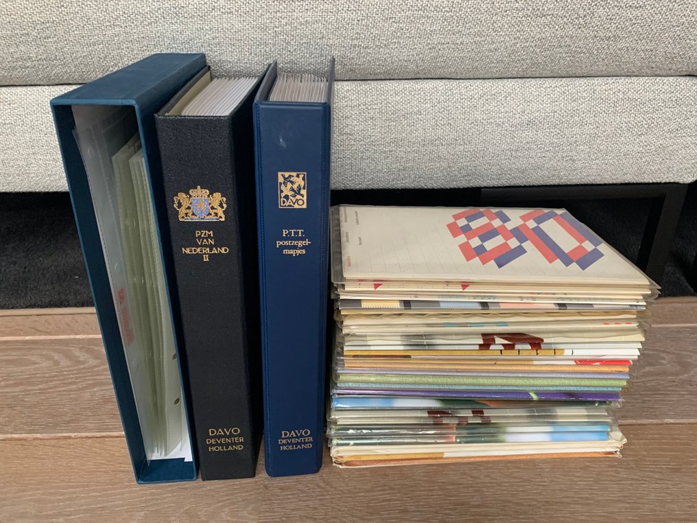 Holanda  - 31 coleções anuais e 153 álbuns de selos #1.0