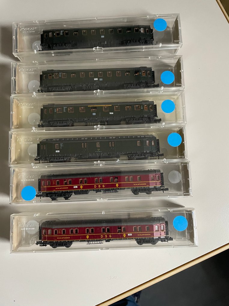 Roco N - 2256, 2256S, 2258, 2259, 2259 et 2260 - Modellbahn-Personenwagenset (6) - 4 Reisezugwagen, 1 Postwagen und 2 Schlafwagen. - DB, Deutsche Bundespost, DSG #1.0