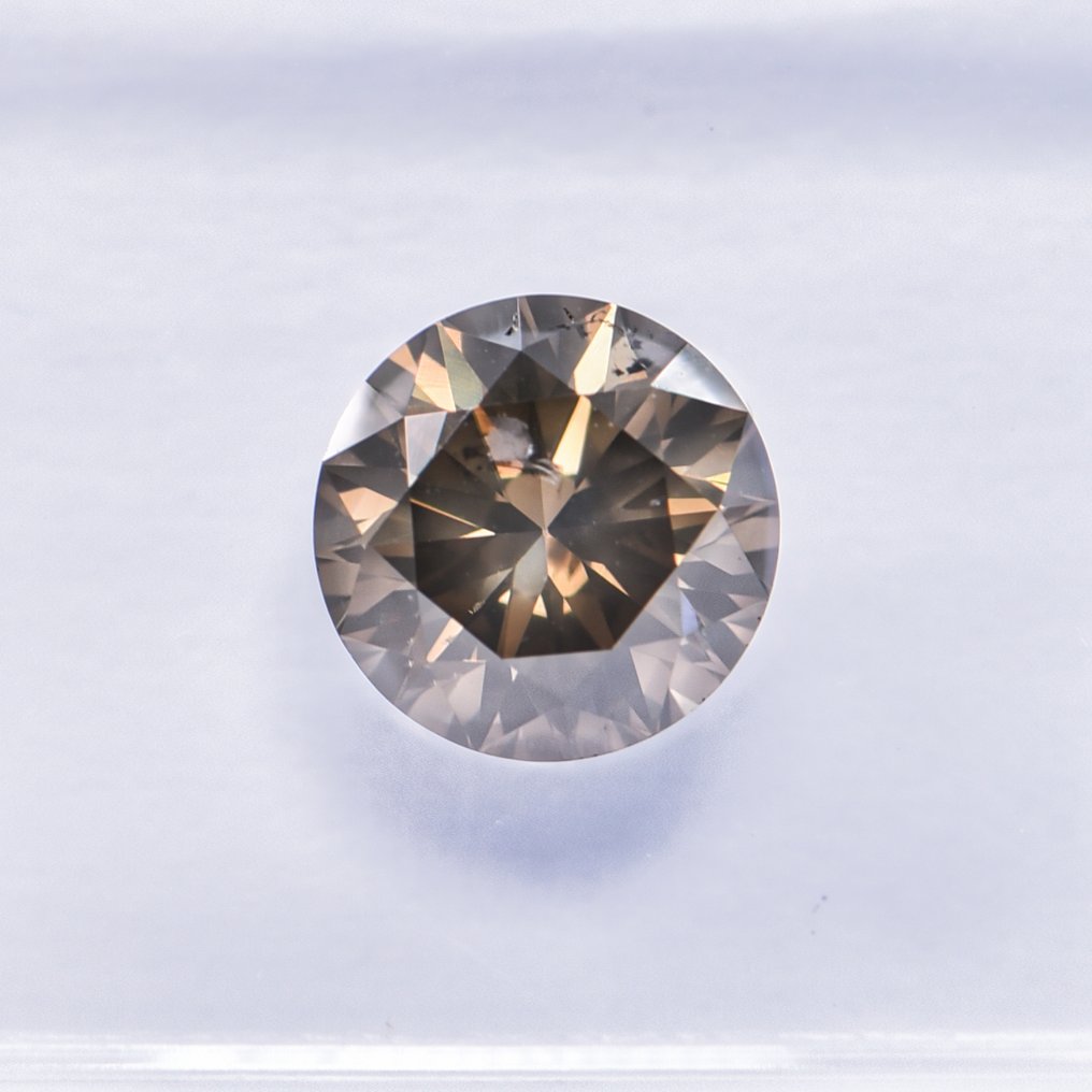 没有保留价 - 1 pcs 钻石  (天然色彩的)  - 1.05 ct - 圆形 - Fancy deep 稍帶棕色的, 稍帶灰色的 黄色 - I1 内含一级 - 国际宝石研究院（IGI） - 优秀 VG VG #3.2