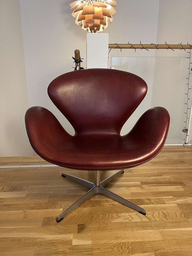 Fritz Hansen - Arne Jacobsen - 安乐椅 - 天鹅椅 - 皮革, 铝 #1.0