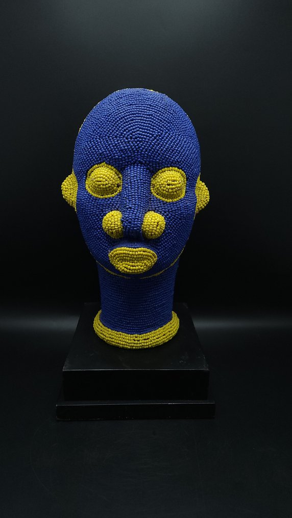 Υπέροχο βασιλικό κεφάλι με πέρλες. - Bamileke - Cameroon  (χωρίς τιμή ασφαλείας) #1.0