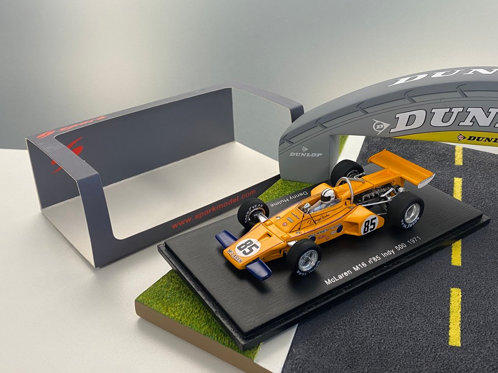 Spark 1:43 - Model car - McLaren M16 #85 Indy 500 1971 - Denny Hulme - Superb limited and sold-out edition collector #1.0