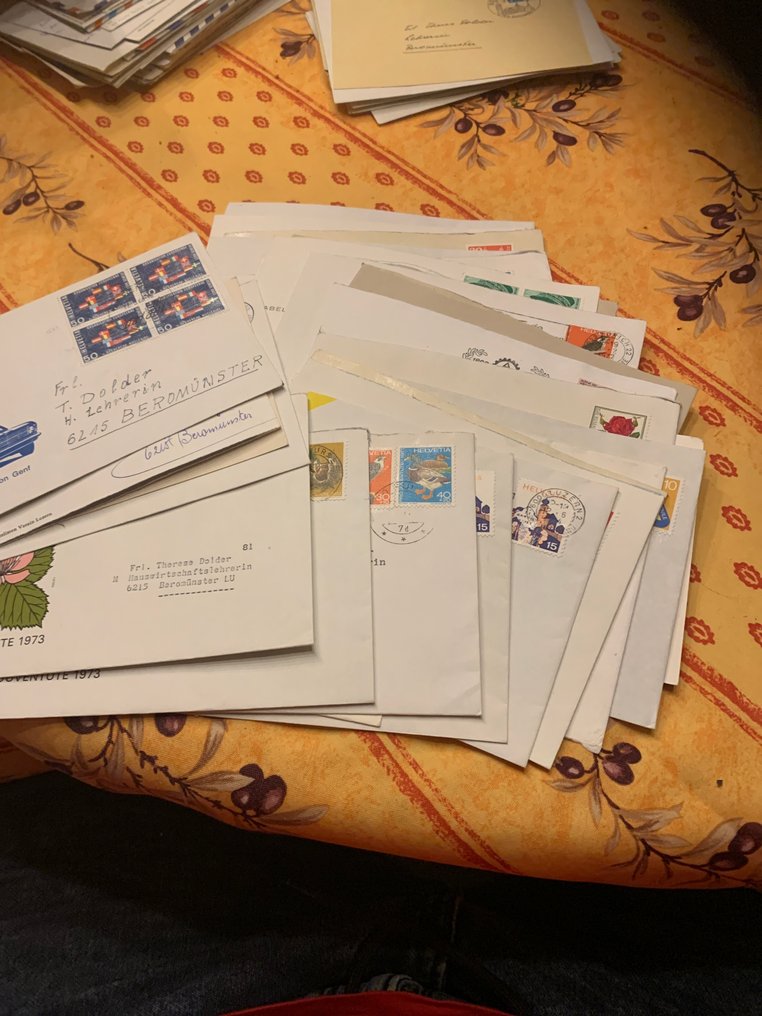 Ολόκληρος ο κόσμος  - Πάνω από 100 γράμματα με γραμματόσημο. #2.1