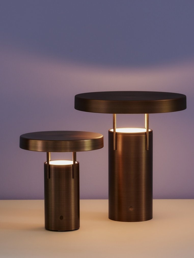 Hübsch-Intorior - Lotte Knudsen - Επιτραπέζιο φωτιστικό - BringMe Mini Portable - γυαλισμένο ορείχαλκο - Χάλυβας - Ενσωματωμένο LED με ρύθμιση φωτεινότητας. #4.3