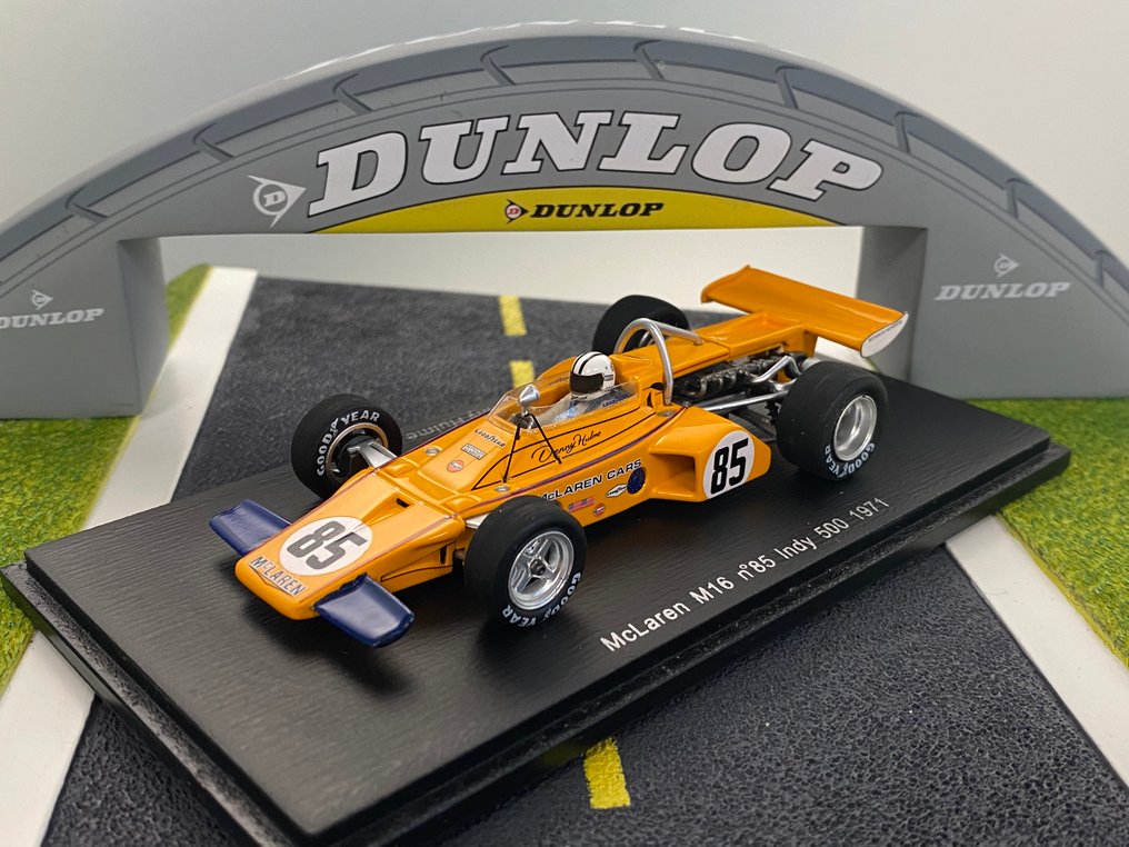 Spark 1:43 - Model car - McLaren M16 #85 Indy 500 1971 - Denny Hulme - Superb limited and sold-out edition collector #3.2