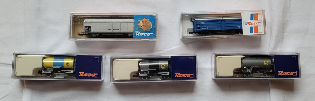 Roco N轨 - 模型火车货运车厢 (5) - 3 个油罐车和 2 个运输车厢 #1.0